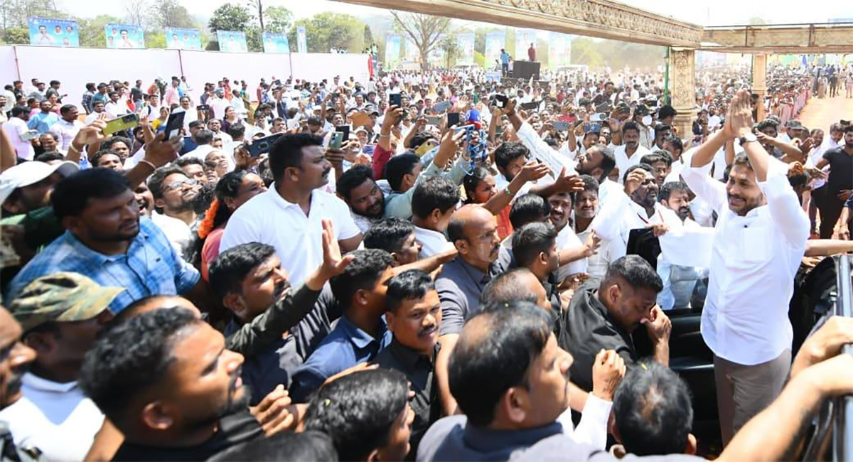 Jagan Draws Massive Crowd in TDP Stronghold Visakhapatnam South, Sparks Political Buzz