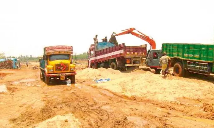 Illegal Sand Mining in Rajahmundry’s Godavari River? Questions Over Officials’ Silence